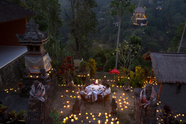 A new menu awaits at the Secret Romantic Dinner at Hanging Gardens of Bali!