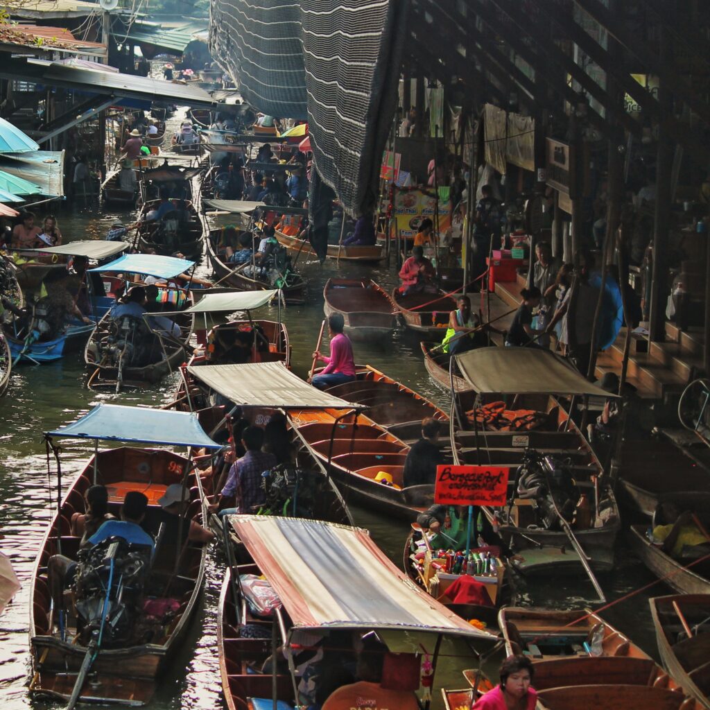 Damnoen Saduak Floating Market